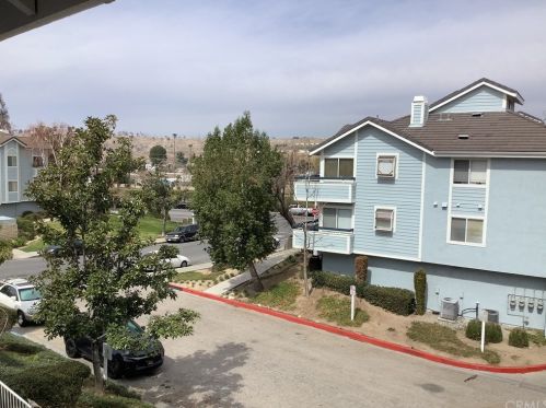 26860 Claudette St, Santa Clarita, CA 91351-4839