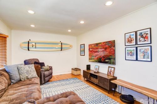 47 Charles Ter, Piscataway NJ  08854-5338 exterior