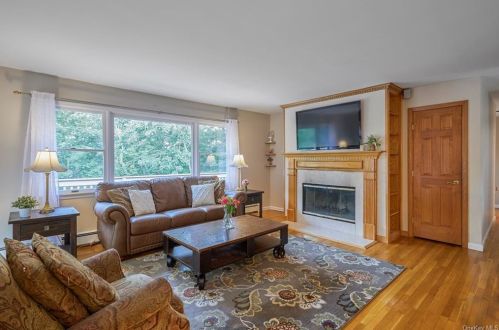 163 Teakettle Spout Rd, Mahopac NY  10541-4250 exterior