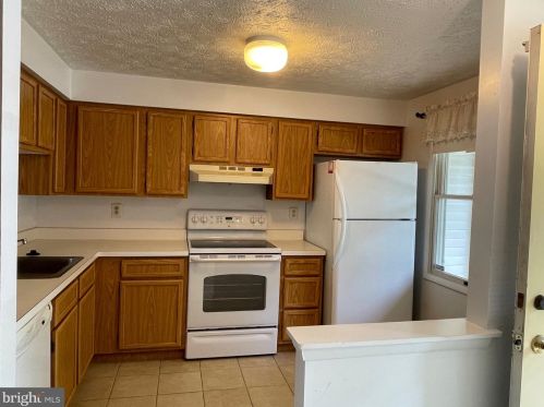 1628 Devil Ln, Woodbridge VA  22192-2829 exterior