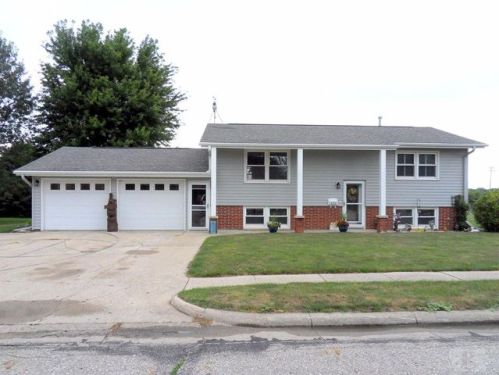 433 10th St, Manning, IA 51455-1503