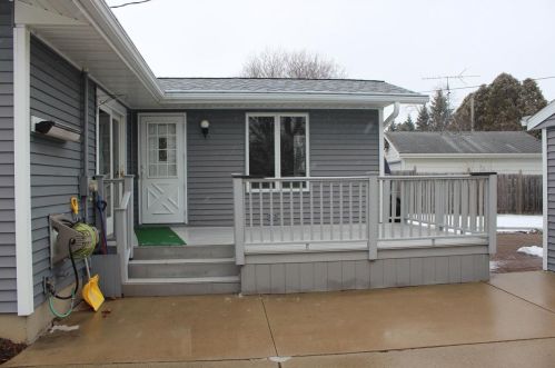 23 Pioneer Pkwy, Fond Du Lac WI  54935-3016 exterior