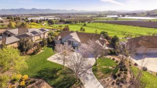 1331 Union Hts, Hollister, CA 95023-9187