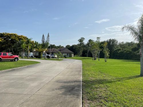 3500 Boggy Crk Rd, Kissimmee FL 34744-9413 exterior