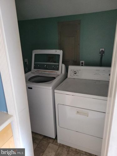 10 Varmar Dr, New Castle DE  19720-2036 exterior