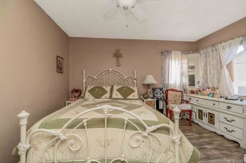 129 69th Way, Long Beach CA  90805-1237 exterior