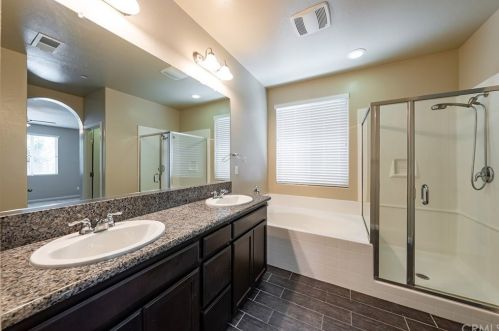 3053 Stanley Ave, Fresno CA  93737-9284 exterior