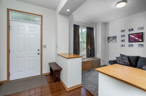 6960 Shady Rock Ln, Blacklick, OH 43004-8347