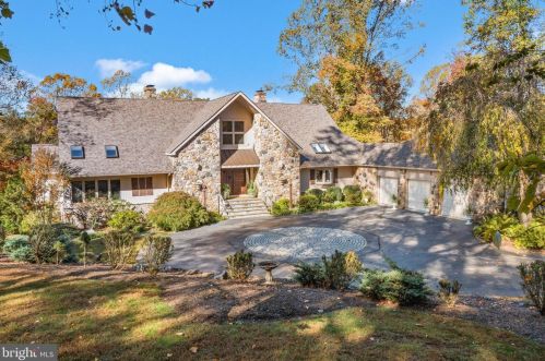 106 Deer Valley Ln, Wilmington, DE 19807-1912
