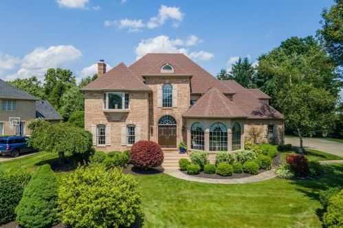 2027 Broad Hill Farms Rd, Moon Twp, PA 15108-9010
