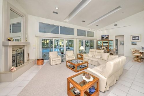 2585 Spruce Creek Blvd, Daytona Beach FL  32128-6787 exterior