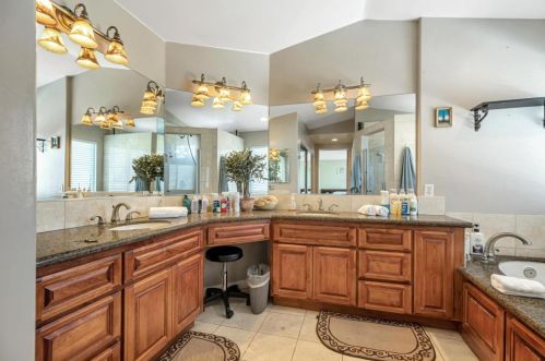 750 Joshua Dr, Hollister CA  95023-5671 exterior