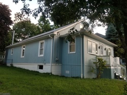 96 Park Ave, Washington, NJ 07882-1816
