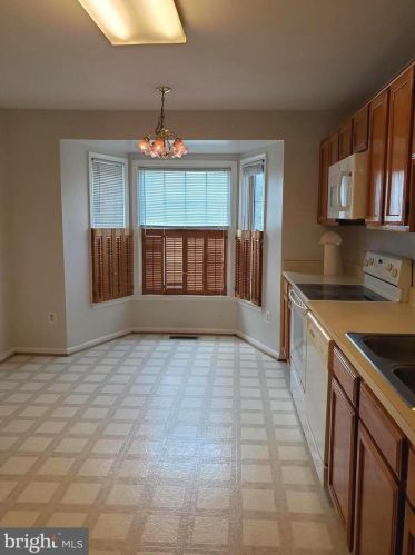 3295 Corcyra Ct, Woodbridge, VA 22192-1089