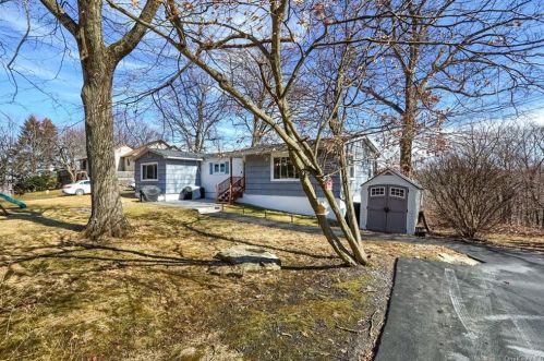 44 Ellen Ave, Mahopac, NY 10541-4716