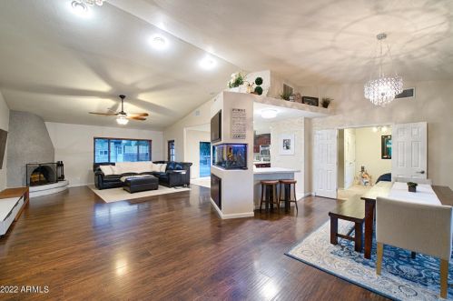 10411 43rd St, Phoenix, AZ 85028-4110