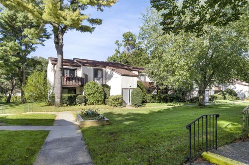 81 Richmond Blvd, Hauppauge, NY 11779-3460