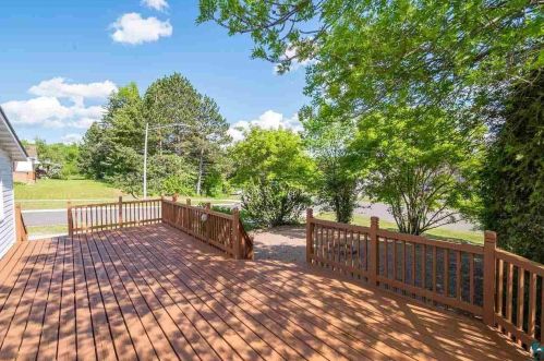 526 Lake St, Chisholm MN  55719-1334 exterior