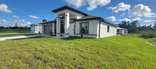 2607 20th St, Lehigh Acres, FL 33976-3674