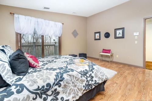 80 Mount Sumner Dr, Manchester CT  06043-7248 exterior