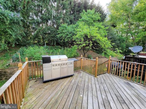 320 Buena Vista Dr, Kennett Sq, PA 19348-4221
