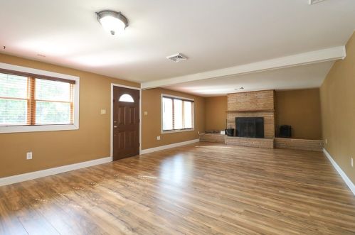 306 Elmbrook Rd, Beaver Falls, PA 15010-9660