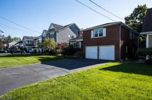 2060 Prospect Ave, Scotch Plains NJ  07076-1369 exterior
