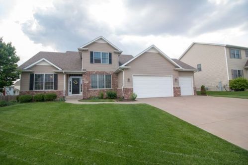 5792 Star View Dr, Panarama Park, IA 52722-8826