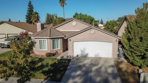 6007 Venhaus Way, Riverbank, CA 95367-9695