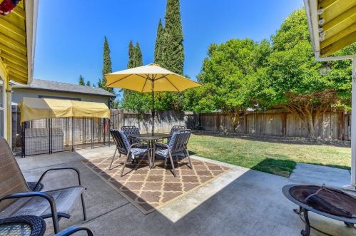 374 Bright Day Dr, Woodland CA  95695-6666 exterior