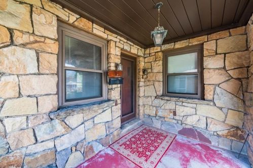 903 Wylie Ave, Jeannette, PA 15644-2656