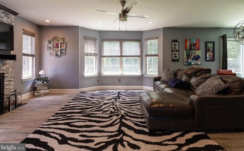 20 Kings Ct, Swedesboro NJ  08085-5033 exterior