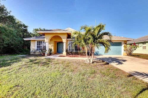 3612 Voyager St, Fort Pierce, FL 34953-3781