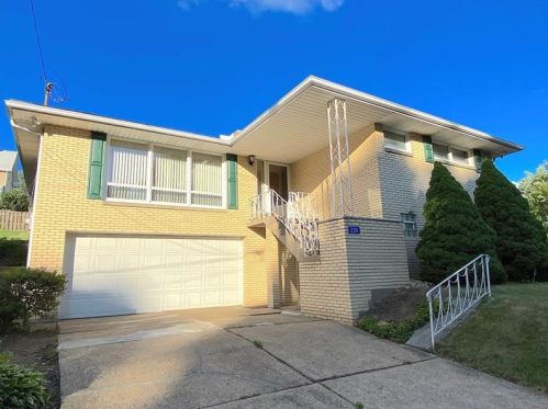 2311 Carson St, Mckeesport, PA 15132-7807