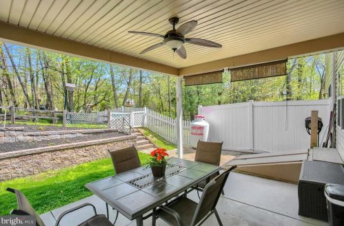 61 Crooked Dr, West Enola PA  17025-1522 exterior