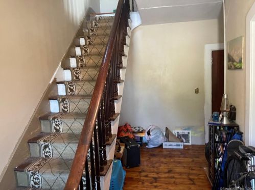 13 Manwaring St, United States Coast Guard Ac CT  06320-5619 exterior