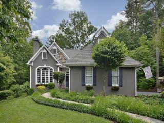 112 Laura Trce, Hendersonville, NC 28792-9592