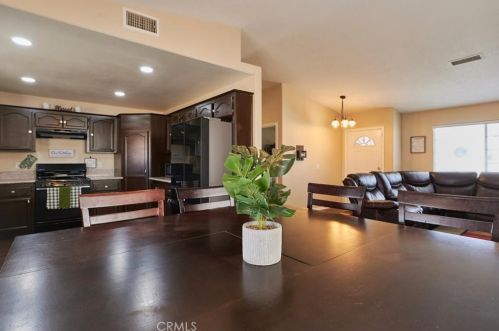 12321 Georgia Ct, Victorville CA  92392-7470 exterior