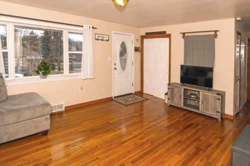 2632 Russell Dr, New Kensington PA  15068-3037 exterior