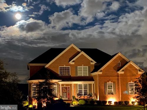 15962 Paynes Farm Dr, Haymarket, VA 20169