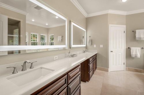 18660 Castle Lake Dr, Morgan Hill CA  95037-9472 exterior