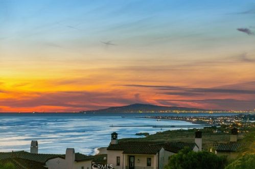 8 Rockshore Blf, Newport Beach CA  92657-2131 exterior