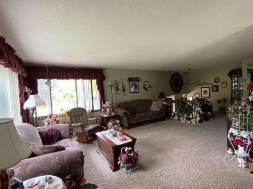 210 Becker Rd, Marshfield, WI 54449-2221