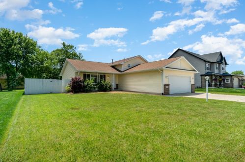 1901 Cooke St, Hobart, IN 46342-4554