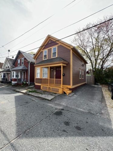 18 Duke St, Providence, RI 02908-4817