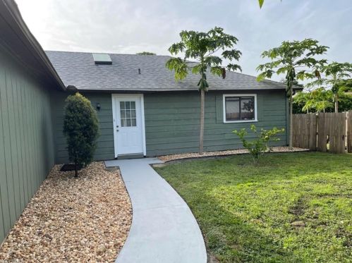 10771 St Lucia Ct, Bonita Springs, FL 34135-5258