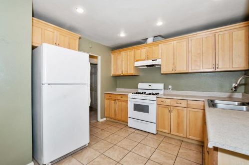 7231 Blackton Dr, La Mesa CA 91941-7560 exterior