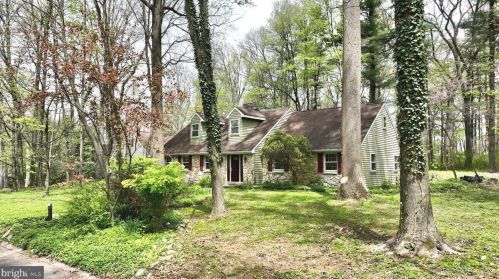 120 Primrose Dr, Swatara, PA 17033-2637