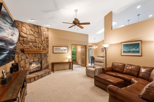 12115 35th Ave, Kenosha, WI 53158-4266