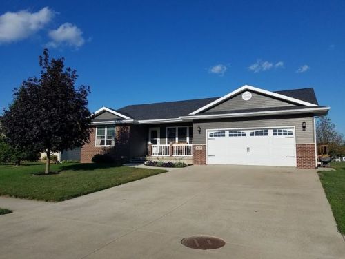 830 Breckenridge Dr, Monticello, IA 52310-1146